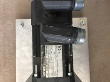 ac servomotor 0,25 KW, 245 V, 0,9 A, 0,6 Nm, 4000 UPM, 200 Hz, Tempf. KTY