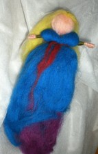 * FEE Elfe Engel Jahreszeitentisch Märchenwolle Waldorf Wolle Blau Weinrot *