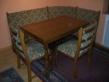 Essecke Tisch und 2 Stühle wie Neu 