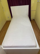 Weiße Ikea Bett mit Lattenrost und Matratze 90 x200 80EUR