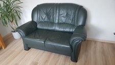 Ledercouch 2er grün, 1,60m breit, Hochlehner 1,00m, sehr gut erhalten