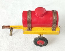 Modell Auto , Anhänger mit Fass , Steiff , Holz- Blech , ca.  26 x 9,5 cm