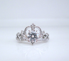 18 Karat Weißgold 0,68 Karat Rund Brillantschliff Diamant Krone Claddagh Herzring