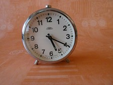 Mechanischer Wecker - Rotes Gehäuse - von Prim - B1411