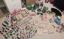 Brio Holzeisenbahn Set Lok Zug Straßen Tunnel Kurven Brücke 