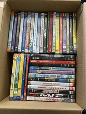Karton gefüllt mit 38 verschiedene DVDs • Kinder, Sports, Actionfilme • Blue-Ray