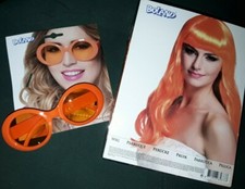 ?HALLOWEEN GROSSES PARTY SET 70ER DEKO PERÜCKE BRILLE MIKRO POMPOMS KRAWATTE UV