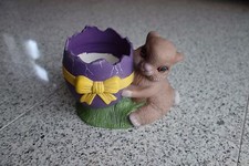 Osterdekoration: Osterhase mit Blumentopf-Ei - Handbemalt