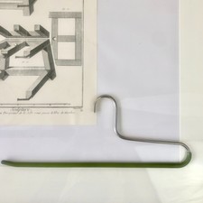 1x Stück 70er vintage Kleiderbügel Grün Gummi & Metall RETRO Olivgrün – Design
