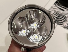 Fenix TK75 Cree XM-L2 U2 LED, Hellste Lampe  2900 Lumen u. Xstar Top Ladegerät