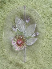 Glasschale mit Blumenmotiv 