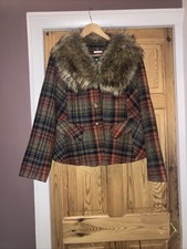 Joe Browns Tartan rot und schwarz. """Kunstfellkragen"" Jacke Mantel Größe 16 40"""