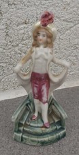 Vintage Porzellan Figur Dame Mädchen hält ihren langen Mantel Figur 4" 3/23 
