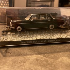 mercedes 250 se octopussy