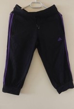adidas Damen 3/4 Hose Essentials 3-Streifen Capri Pant Freizeithose schwarz-lila