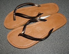Damen Pantoletten Zehensteg bronzefarben GR.37 NEU mit Etikett