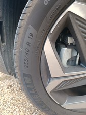 Sommerreifen ohne Felge fast NEU 235/50R19 103V , erst 2000 km gefahren.