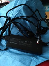 Targus Universal Netzteil 240V 2,5A    50-60Hz 19,5V 90W