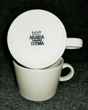 ARABIA FINLAND  TEEMA weiß / ecru   2 Tassen  6,3 cm hoch  8,4 cm im Durchmesser