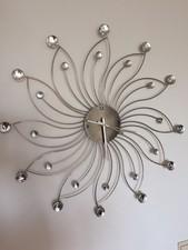 Quarzwanduhr Durchmesser ca.65 cm.Stahlrahmen.Geschliffenes Glasdekor.Gebraucht.