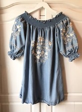 ZARA Off Shoulder JeansKleid Stickerei Blumen Denim Schulterfrei Bestickt Carmen