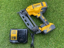 Dewalt DCN660 18 V bürstenlos zweite Fixierung Oberfläche Nagler Postpistole Set 5,0ah Akku