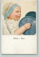 13005825 - Tsching-Bum Musik machen mit Kochtopfdeckel sign Zwiener  Kind