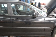 TÜR Vorn Rechts BMW 318i touring E46 Farbe Black Sapphire ( 475 ) Kombi