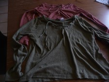 H&M 2 Pulli-Shirts vorne geschnürt grün,rosa  gr.Xs und M (36/38)
