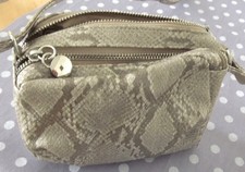Kleine Damenhandtasche - schlangenoptik - in beige NEU