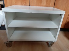 Ikea Kleiner Couchtisch/Schrank weiß auf Rollen.