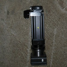 MITSUBISHI HG-JR2034 Servomotor 3000 r/min 200 HZ 2kW 7,5 kg 3 AC  266V Wie Neu