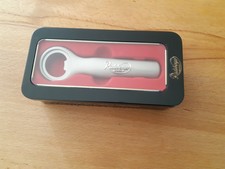 Radeberger Pilsener Flaschenöffner schwere Metallausführung  NEU OVP