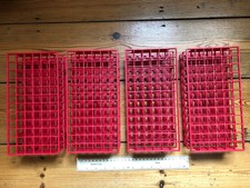 Vier gebrauchte drahtlose Nalgene 72-Platz 16 mm rot Polypropylen Reagenzglas Gestell