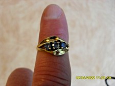GOLDRING  MIT  DREI BLAUEN STEINEN----RING IST MIT 585ER GOLD GESTEMPELT-