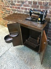 Vintage Nähmaschine-Singer 15k80-mit Unterschrank-Zubehör