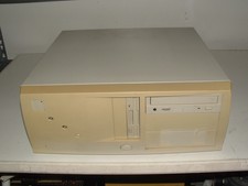 Altes Gehäuse  + CDRom + Diskettenlaufwerk +Netzteil (486)