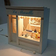 Schöner älterer Spielzeugladen mit Licht Musik - Kleinkinder Spiel Entspannung