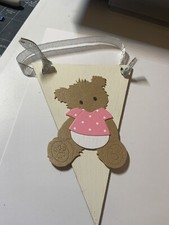 Baby Gro Holz Aufhänger Kinderzimmer Geschenk Shabby Chic Rustikal Teddybär pink (B)