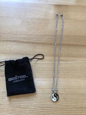 Ying und Yang, 2 Ketten von Besteel Jewellery, nie getragen