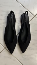 H&M, flache schwarze Damenschuhe mit Fersenriemchen