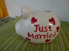 Tolles Sparschwein/Spardose für die Hochzeit "Just Married" mit Herzen