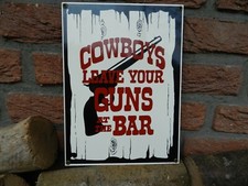 Blechschild Bar Party Wand Deko Cowboy leave your guns at the bar Metallschild