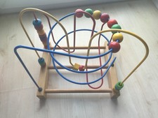 Geschicklichkeitsspiel mit Holzperlen für Feinmotorik