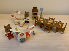 Sylvanian Families Pizza Salon Set + Lieferfahrrad & Eberfiguren + Tisch
