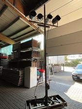 Par 64 scheinwerfer Kurbelstativ im Case. Mobiler Lichtmast. 