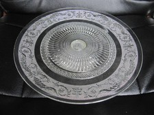 Tortenplatte Kuchenplatte Servierplatte mit Fuß Kristall Glas