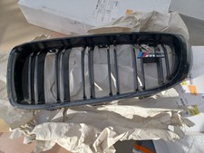 BMW gebrauchte originale  M3 F80 Nieren für vorne  rechts und links incl M3 Logo