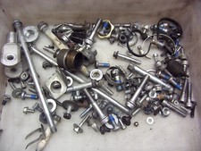 Suzuki GSX-R 1000 K7 K8 WVCL Schrauben Kleinteile Restteile vom Fahrwerk
