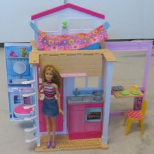 Barbie 2 Etagen Stadthaus Portables Puppenhaus mit Barbie Puppe 2-Story-House